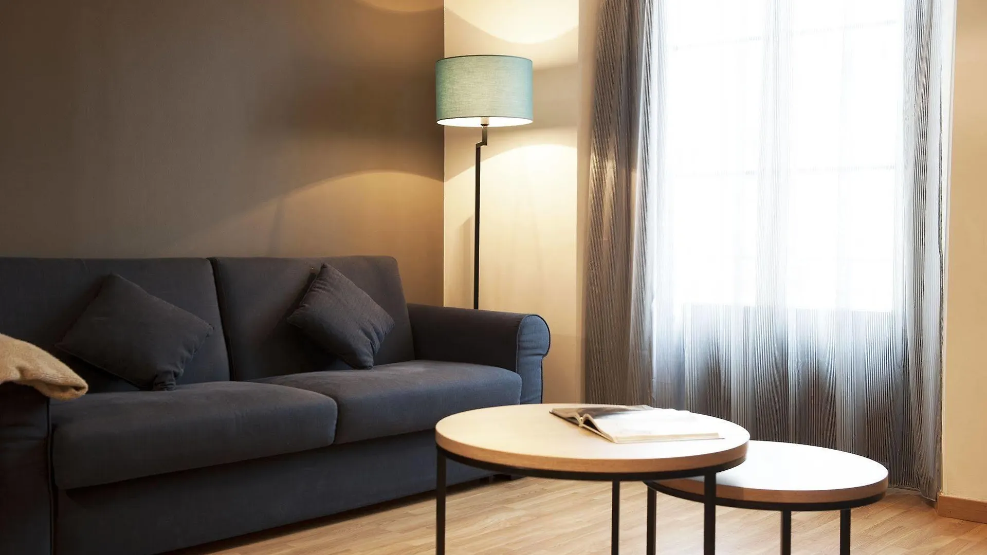 Mh Apartments Ramblas Barcelona