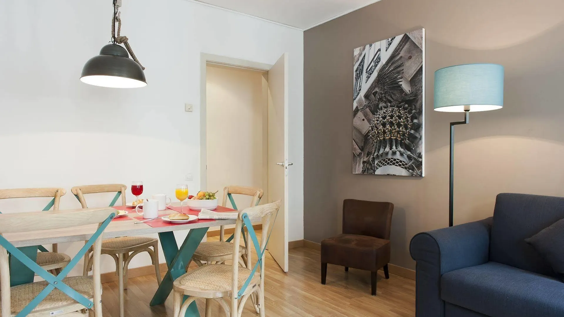Mh Apartments Ramblas Barcelona