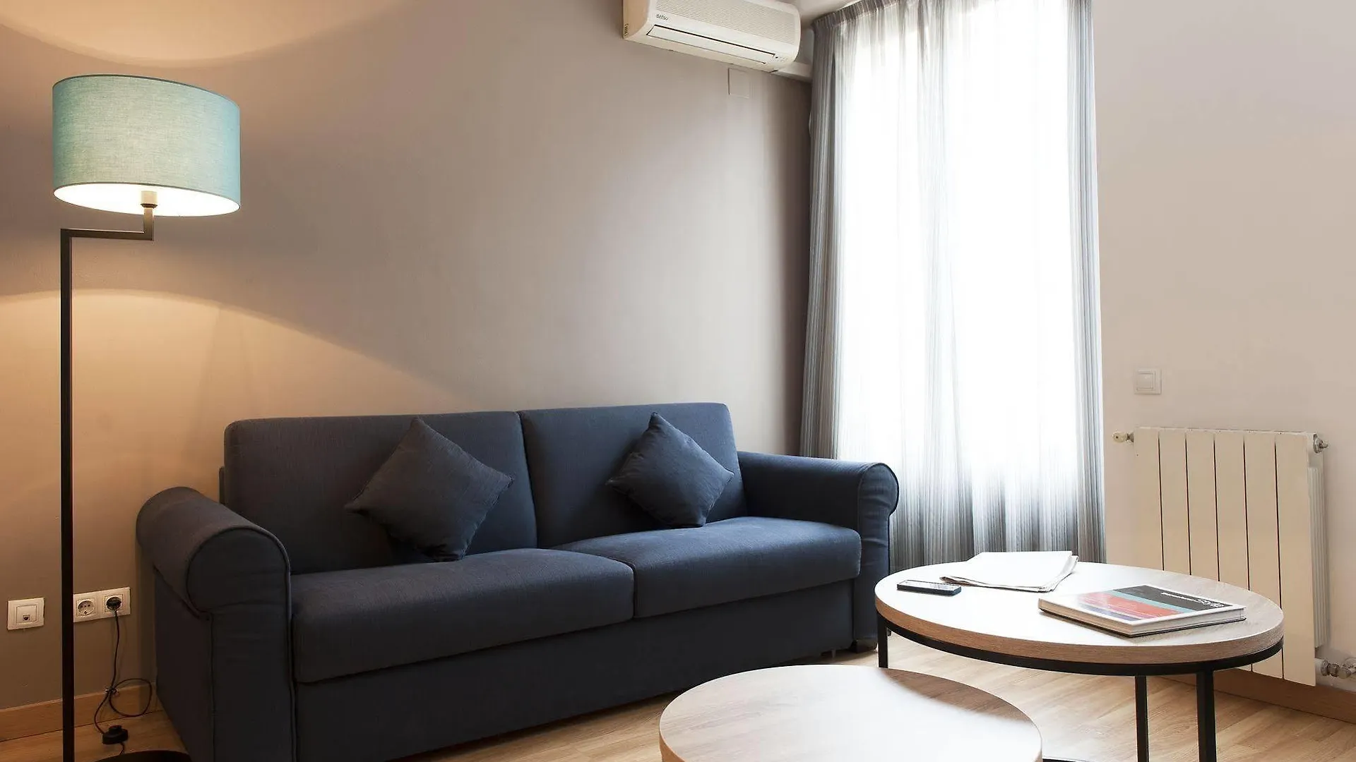 Mh Apartments Ramblas Barcelona