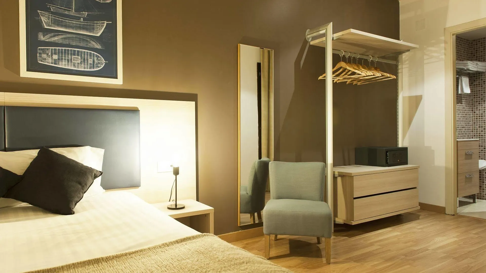 Mh Apartments Ramblas Barcelona